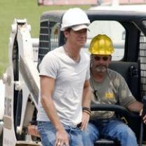 Extreme_makeover_home_edition_howd_they_do_that_241x208