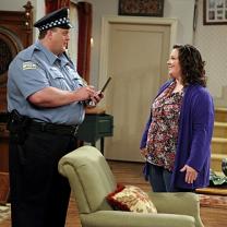 Mike_and_molly_241x208