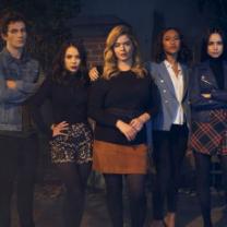 Pretty_little_liars_the_perfectionists_241x208
