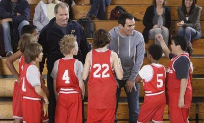 Modern_family_benched_2_400x400